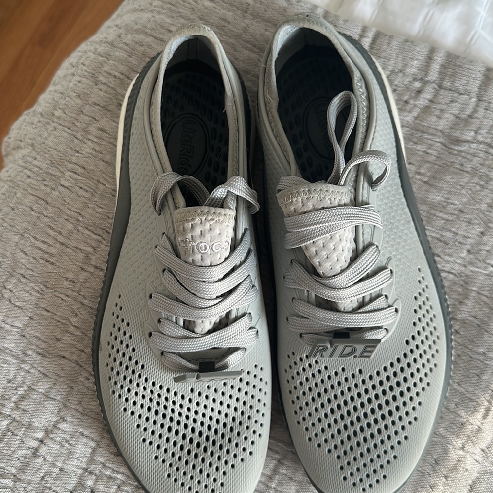 Crocs Free Ride Sneakers - Picture 2 of 4